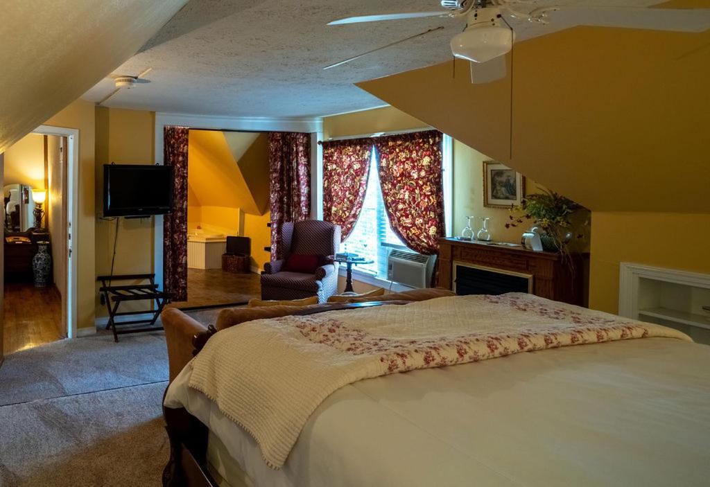5 Ojo Inn Bed And Breakfast Eureka Springs Exteriör bild